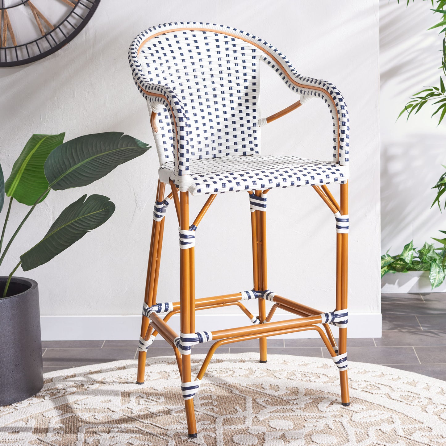 Safavieh California Wicker White/Navy Aluminum Frame Stationary Bar Stool Chair with Slat Seat