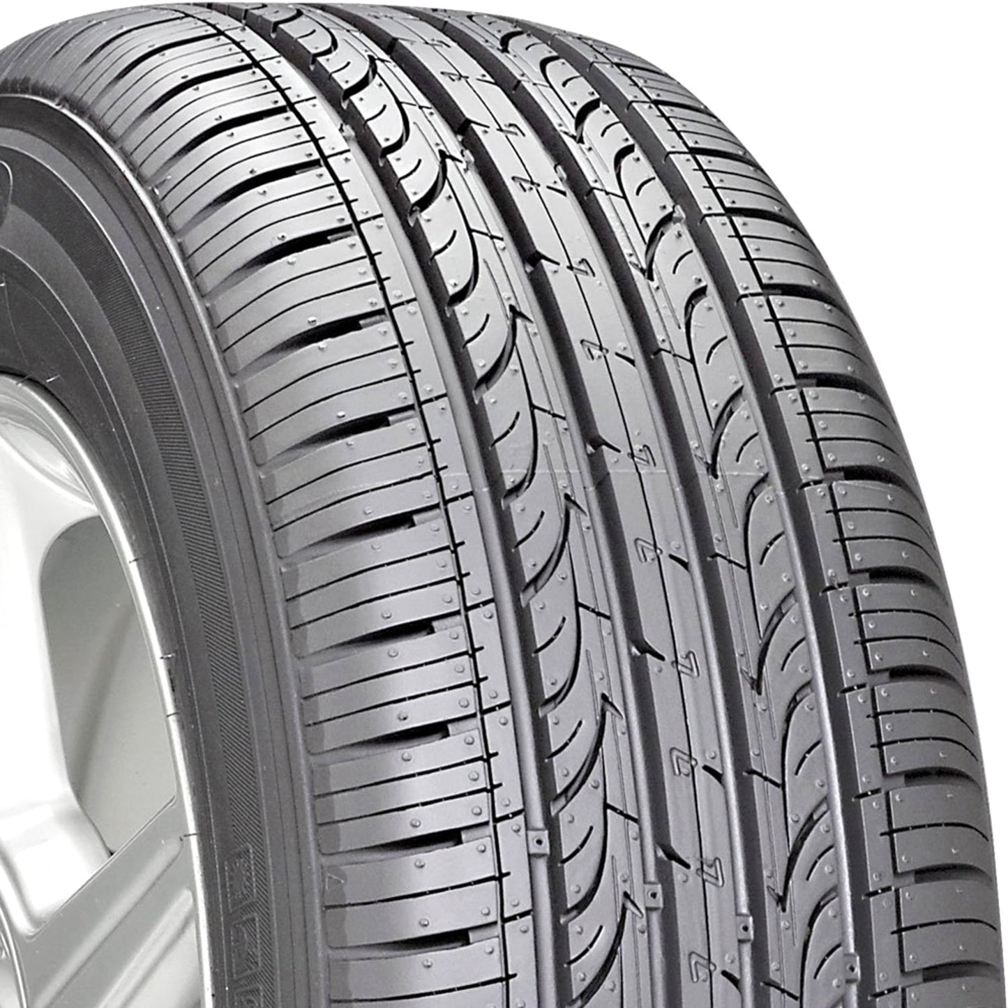Kumho Solus KH25 All Season P215/55R17 93V Passenger Tire