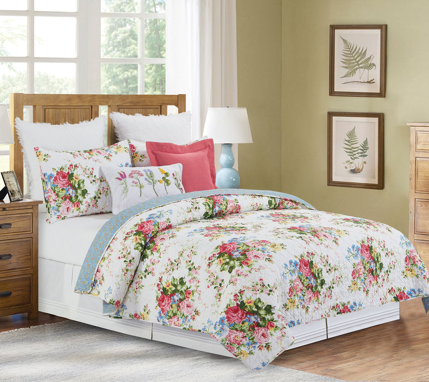 Cottage Rose Traditional Floral King Quilt Setby Valerie