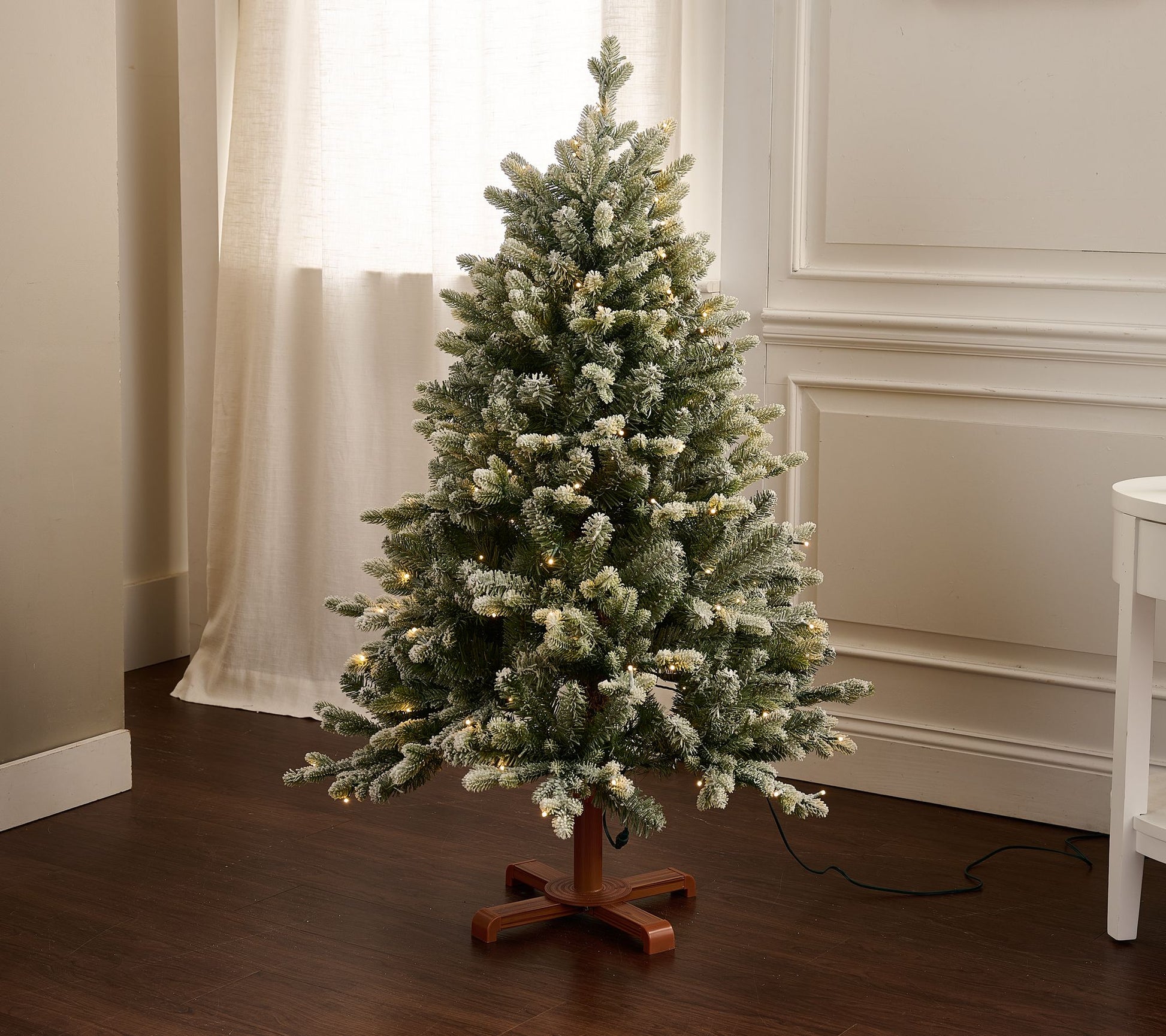 Bethlehem Lights 4' Grand Balsam LED Mini Tree with Farm Stand