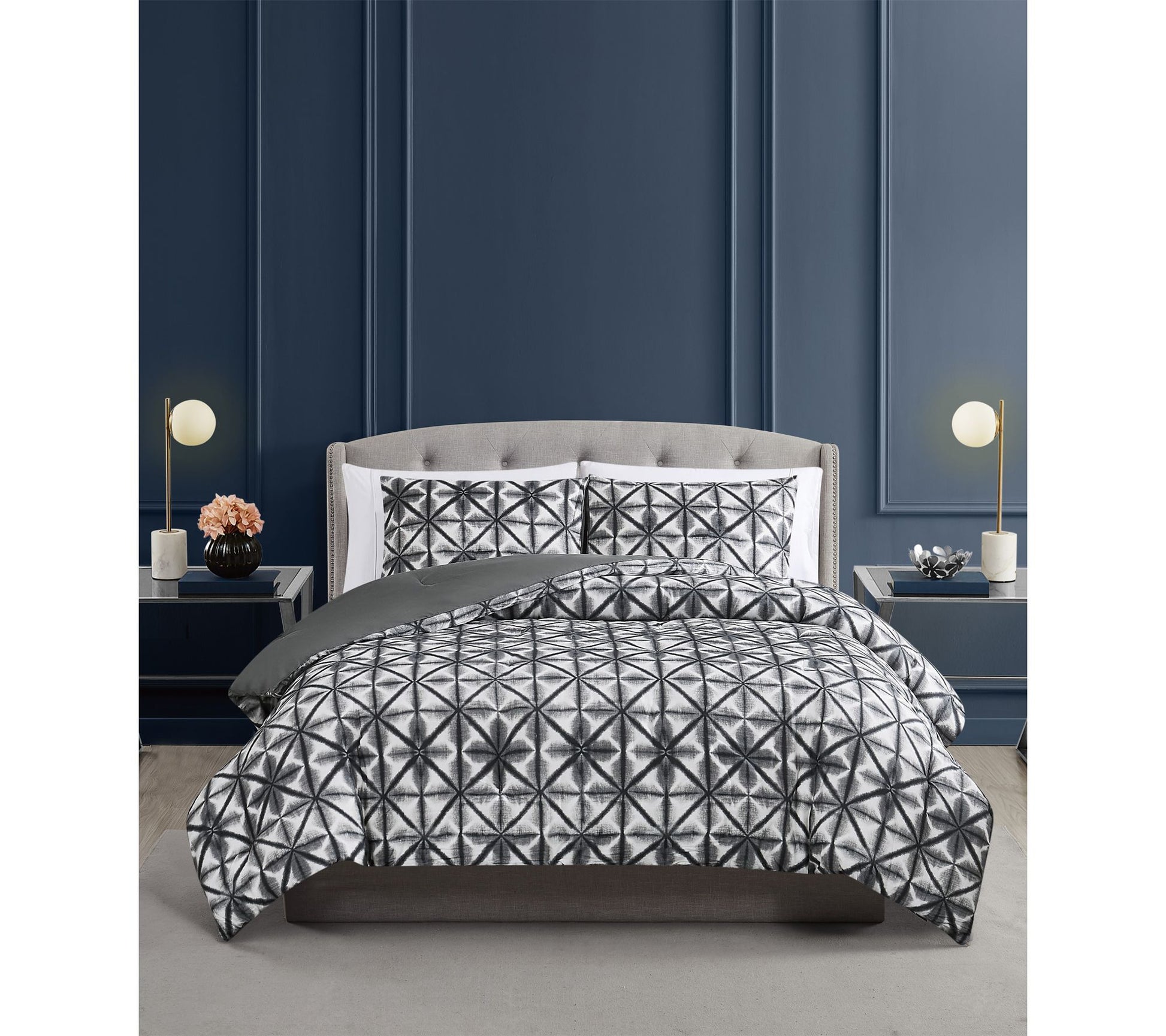 Vince Camuto Classic Shibori 3 Piece Full/QueenComforter Set